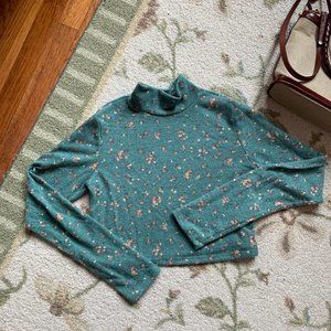Forever 21 NWOT Floral Turtleneck